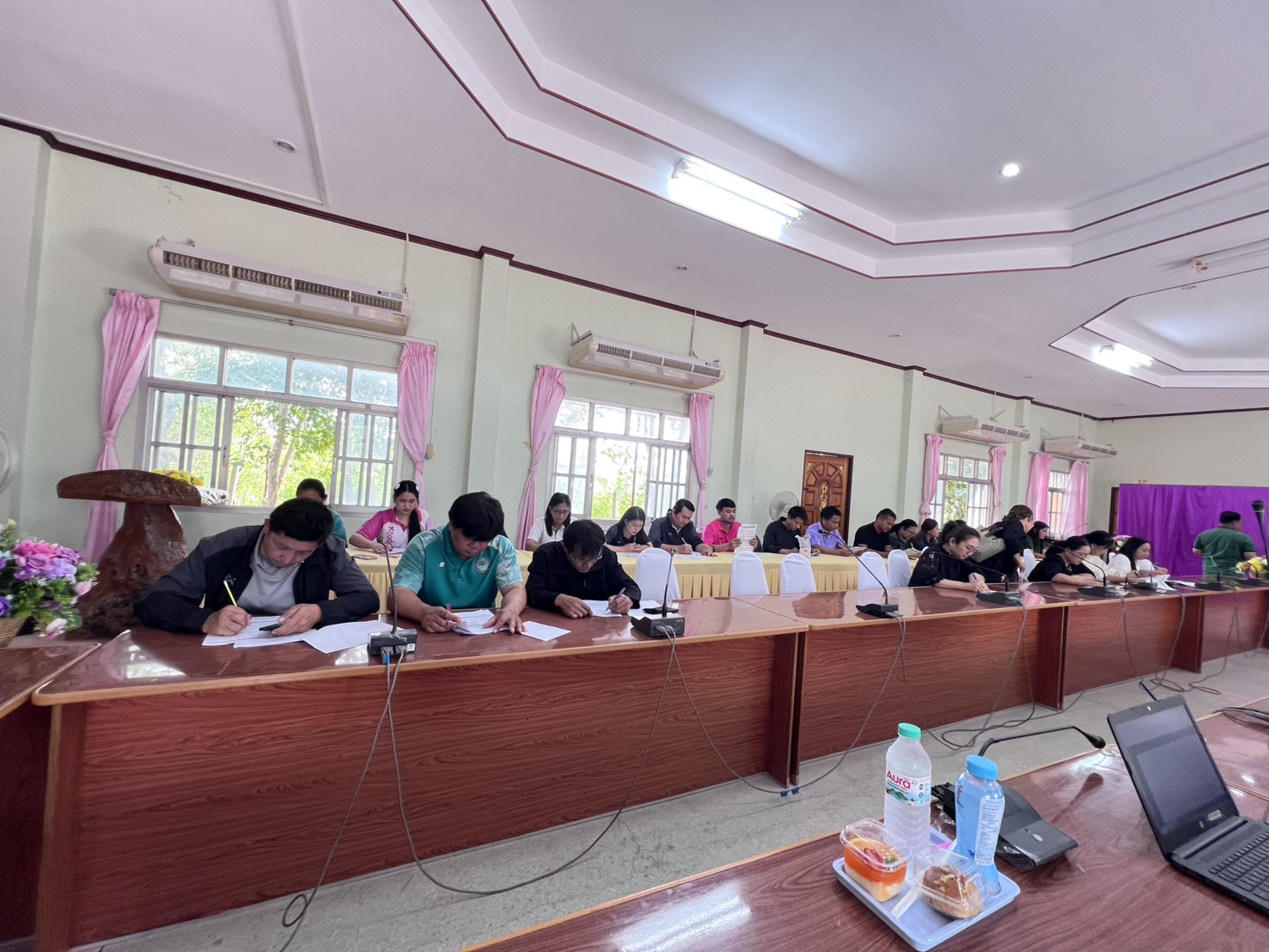 อบต.กุดชุมแสง จัดประชุมชี้แจงเรื่องหลักเกณฑ์การประเมินและแนวทางการยกระดับผลการประเมิน ITA ประจำปีงบประมาณ พ.ศ. 2569